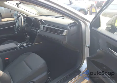 2025 Toyota Camry Le z USA, uszkodzony, nr VIN 4T1DBADK8SU000851